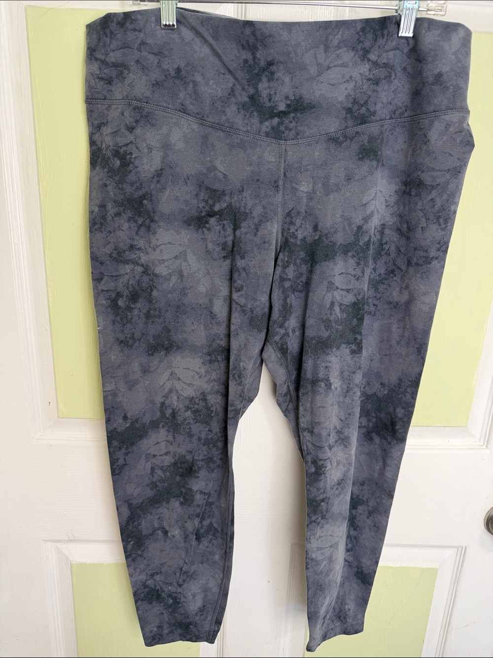 (2128) Old Navy Charcoal Gray Tie-Dye Leggings, Size: XXL